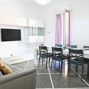 Inn Pisa Rentals 2- Starlight Central Flat